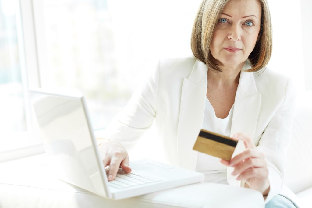 Vrouw online shopping